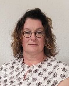 Porträtfoto einer Frau mit Brille. Landesverband Weser-Ems.